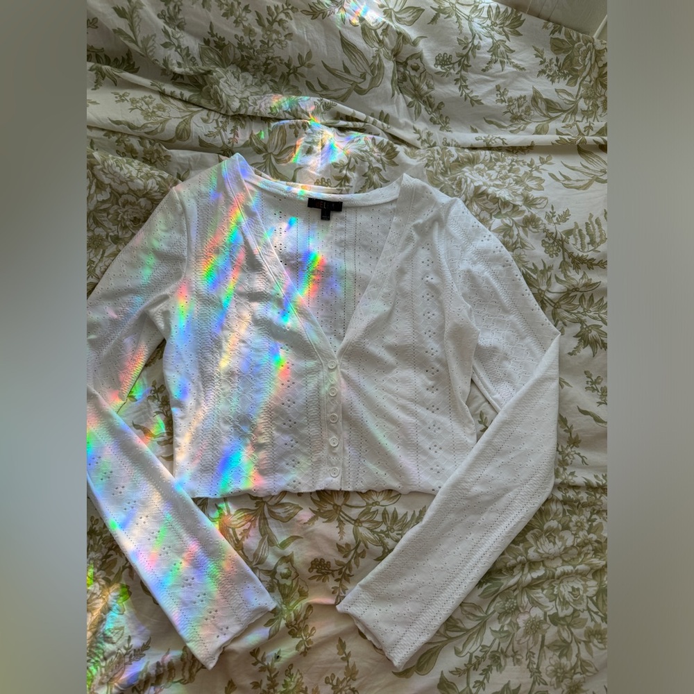 Delia’s White Cropped Cardigan Size L